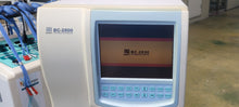Cargar imagen en el visor de la galería, Venta mundial de equipos de CBC del analizador hematológico Mindray BC 2800 de segunda mano