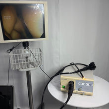Cargar imagen en el visor de la galería, Venta de (I) Sistema de gastroscopio Olympus de 9 mm usado Olympus CV70 (CV60) y Olympus Gif-V70