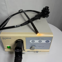 Cargar imagen en el visor de la galería, Venta de (I) Sistema de gastroscopio Olympus de 9 mm usado Olympus CV70 (CV60) y Olympus Gif-V70