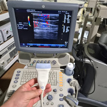 Cargar imagen en el visor de la galería, Unidad de ultrasonido GE Logiq P5 usada con sonda lineal y sonda convexa, envío a todo el mundo. Equipo médico.