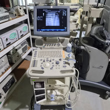 Cargar imagen en el visor de la galería, Unidad de ultrasonido GE Logiq P5 usada con sonda lineal y sonda convexa, envío a todo el mundo. Equipo médico.