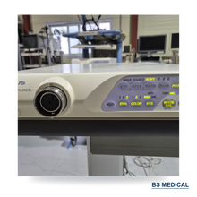Cargar imagen en el visor de la galería, Venta mundial de procesador de vídeo Olympus CV260 usado para endoscopia