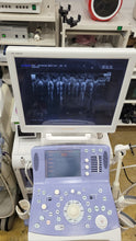 Cargar imagen en el visor de la galería, Venta mundial de Aloka Prosound Alpha10 Premier Ultrasound y 3 sondas convexas lineales vaginales usados