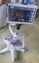 Cargar imagen en el visor de la galería, For Sale Karl Storz C mac monitor 8430ZX 2 blade Laryngoscope System

