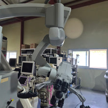 Cargar imagen en el visor de la galería, Used Carl Zeiss OPMI Pentero Surgical Microscope
