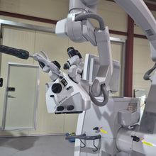 Cargar imagen en el visor de la galería, Used Carl Zeiss OPMI Pentero Surgical Microscope
