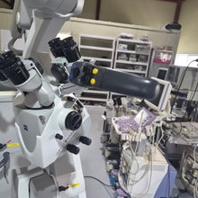 Cargar imagen en el visor de la galería, Used Carl Zeiss OPMI Pentero Surgical Microscope
