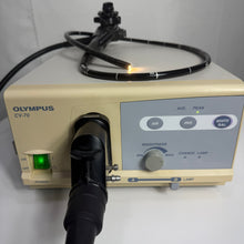 Cargar imagen en el visor de la galería, Venta de (I) Sistema de gastroscopio Olympus de 9 mm usado Olympus CV70 (CV60) y Olympus Gif-V70

