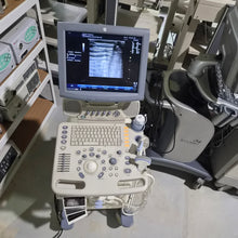 Cargar imagen en el visor de la galería, Unidad de ultrasonido GE Logiq P5 usada con sonda lineal y sonda convexa, envío a todo el mundo. Equipo médico.
