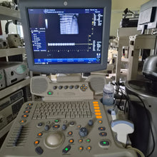 Cargar imagen en el visor de la galería, Unidad de ultrasonido GE Logiq P5 usada con sonda lineal y sonda convexa, envío a todo el mundo. Equipo médico.
