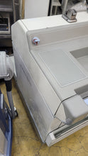 Load image into Gallery viewer, WorldWide Selling on Used GE AMX 4 Plus Portable X-Ray RadiologyMachine
